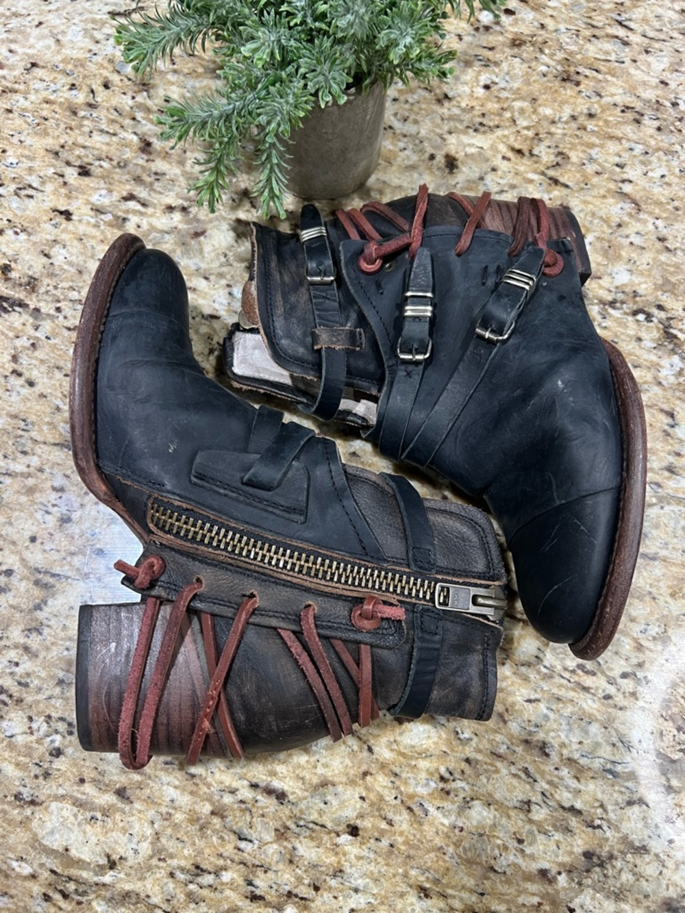 Freebird by Steven Crue Black Leather   Boots with Buckles & Laces 8 - Picture 5 of 10